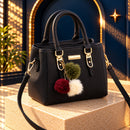 Bolso Negro con Pompones